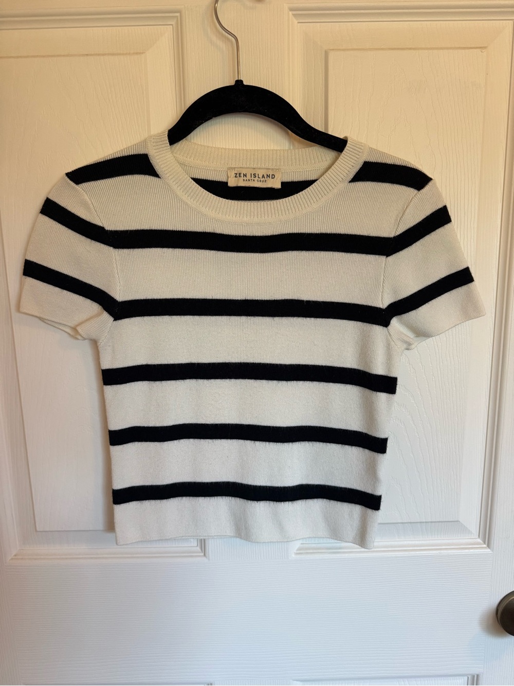 Black and White Striped Scoop Neck Short Sleeve Top - Size S
